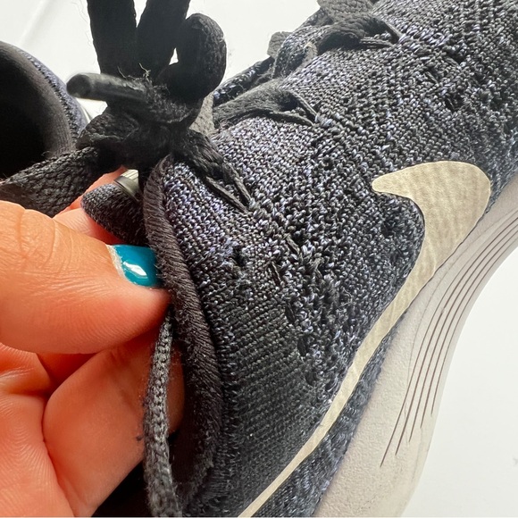 Nike LunarEpic Low Flyknit 2 Women's Running Shoes Size 7 Navy Blue 843765-005 - Picture 3 of 14